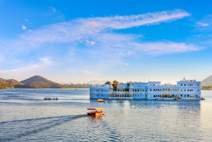 Maruti Suzuki Lake Pinchola